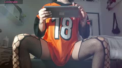 Snapshot of oxxy_jean chatting on May 24, 12:04 am Jeannifer online show from May 24, 12:04 am