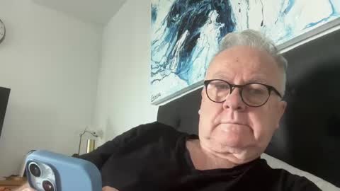 Snapshot of ozhairybearxxxx chatting on December 22, 11:52 pm ozhairybearxxxx online show from December 22, 11:52 pm