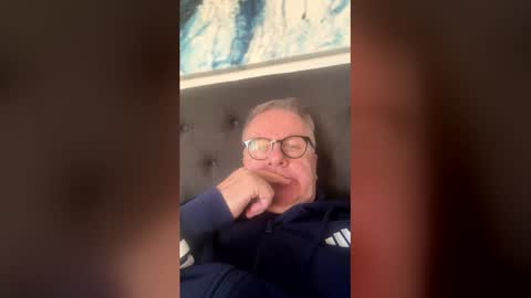 Snapshot of ozhairybearxxxx chatting on May 7, 6:52 am ozhairybearxxxx online show from May 7, 6:52 am