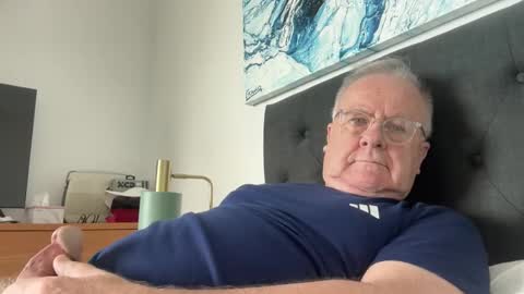 Snapshot of ozhairybearxxxx chatting on May 14, 1:01 am ozhairybearxxxx online show from May 14, 1:01 am