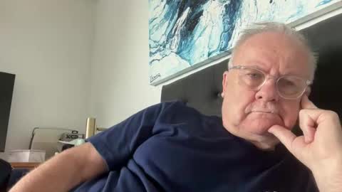 Snapshot of ozhairybearxxxx chatting on May 18, 4:07 am ozhairybearxxxx online show from May 18, 4:07 am