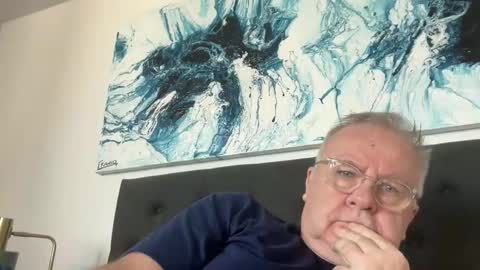 Snapshot of ozhairybearxxxx chatting on June 9, 5:19 am ozhairybearxxxx online show from June 9, 5:19 am