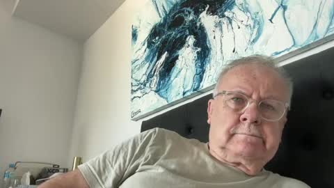 Snapshot of ozhairybearxxxx chatting on June 12, 3:38 am ozhairybearxxxx online show from June 12, 3:38 am