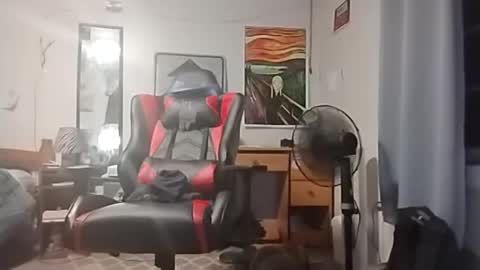 Snapshot of ozzy727 chatting on July 1, 2:57 am ozzy727 online show from July 1, 2:57 am
