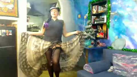 Ozzy Helen online show from December 24, 6:39 pm