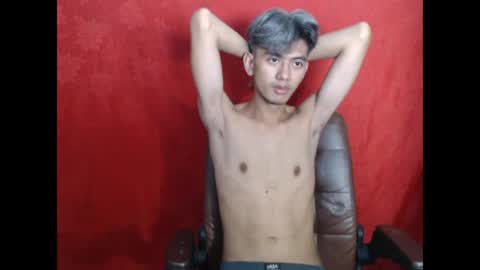 Snapshot of p1noytwink_xel chatting on May 6, 10:53 am p1noytwink_xel online show from May 6, 10:53 am