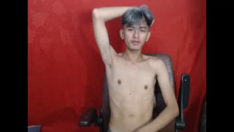 Snapshot of p1noytwink_xel chatting on May 7, 4:01 pm p1noytwink_xel online show from May 7, 4:01 pm
