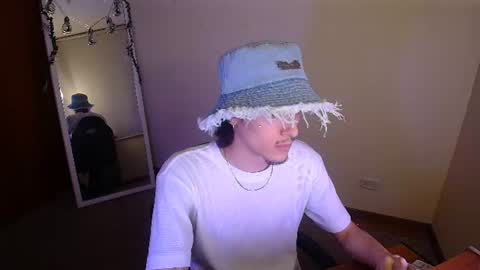 Snapshot of p_parker222 chatting on June 16, 2:25 am P PARKER online show from June 16, 2:25 am