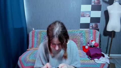 Ella online show from December 4, 7:28 am