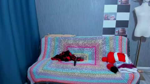 Ella online show from December 17, 5:13 am