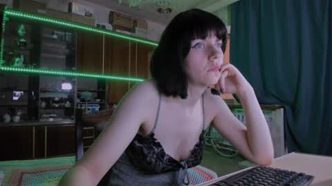 Ella online show from June 18, 6:46 am