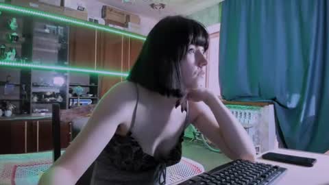 Ella online show from June 18, 12:42 pm