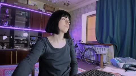 Ella online show from June 20, 6:49 am