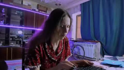 Ella online show from June 21, 6:49 am