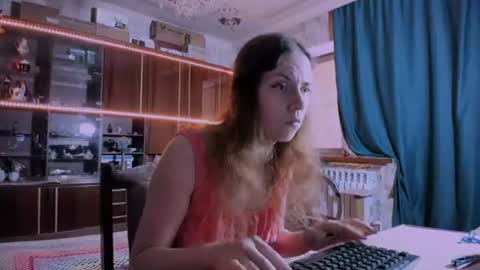 Ella online show from June 23, 6:00 am