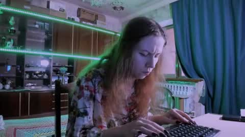 Ella online show from June 25, 7:02 am