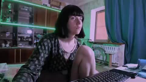 Ella online show from June 28, 7:25 am