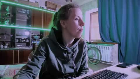 Ella online show from June 30, 6:25 am