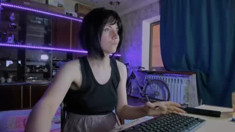 Ella online show from July 1, 6:15 am