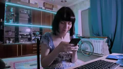 Ella online show from July 8, 4:33 pm
