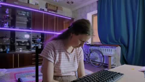 Ella online show from July 13, 7:44 am