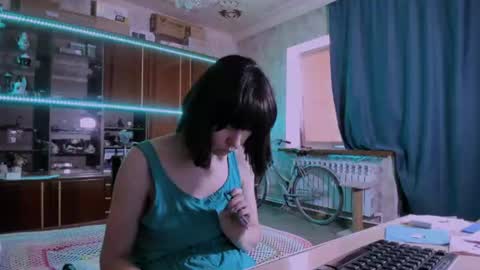 Ella online show from July 17, 9:05 am