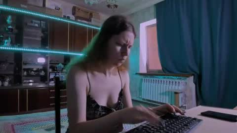Ella online show from July 19, 7:01 am