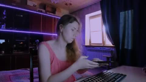 Ella online show from July 20, 2:41 pm
