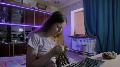 Ella online show from July 25, 7:28 am