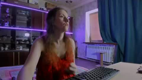 Ella online show from July 27, 8:32 am