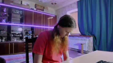 Ella online show from August 1, 6:56 am