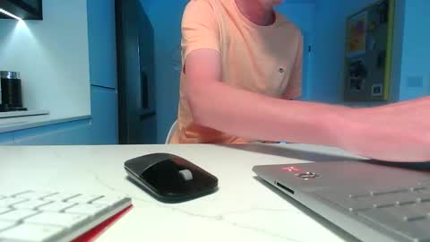 pablo19692017 online show from April 28, 7:57 am
