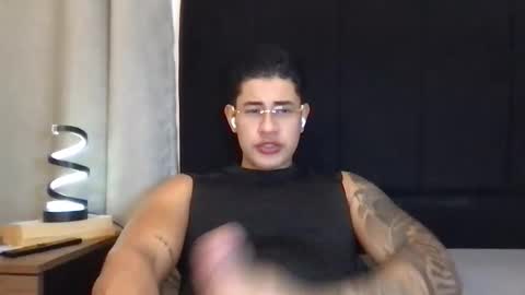 Snapshot of pablo_boston chatting on May 18, 6:08 am Javi online show from May 18, 6:08 am
