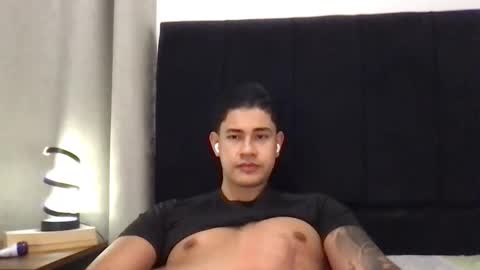 Snapshot of pablo_boston chatting on May 26, 5:47 am Javi online show from May 26, 5:47 am
