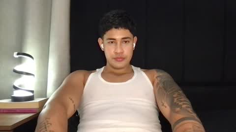 Snapshot of pablo_boston chatting on August 9, 1:29 am Javi online show from August 9, 1:29 am