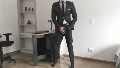 Snapshot of pablo_rincon95 chatting on December 6, 6:28 pm pablo rincon95 online show from December 6, 6:28 pm