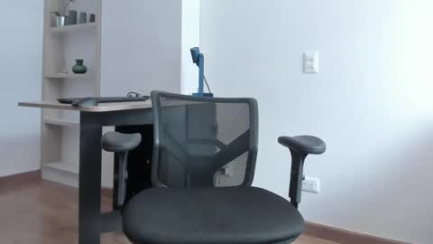 Snapshot of pablo_rincon95 chatting on February 2, 2:13 pm pablo rincon95 online show from February 2, 2:13 pm