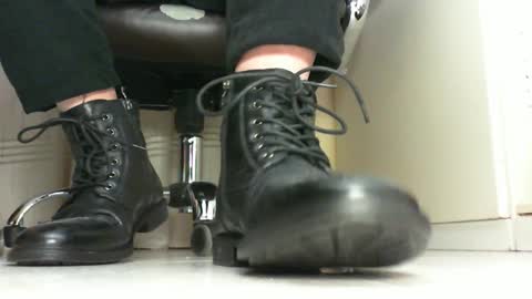 Snapshot of pablomenesssl chatting on January 17, 7:05 pm Pablo Meness online show from January 17, 7:05 pm