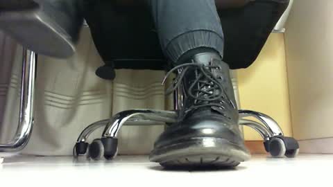 Snapshot of pablomenesssl chatting on January 19, 12:06 am Pablo Meness online show from January 19, 12:06 am