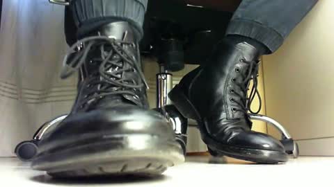 Snapshot of pablomenesssl chatting on January 20, 3:50 pm Pablo Meness online show from January 20, 3:50 pm