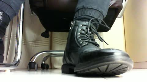 Snapshot of pablomenesssl chatting on January 22, 11:43 pm Pablo Meness online show from January 22, 11:43 pm