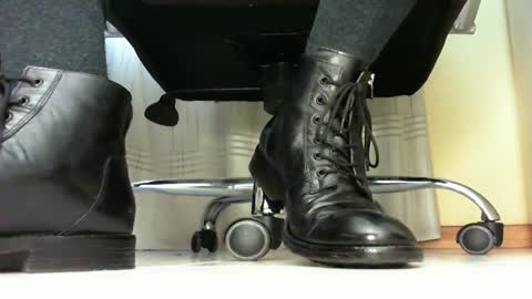 Snapshot of pablomenesssl chatting on January 25, 3:20 pm Pablo Meness online show from January 25, 3:20 pm