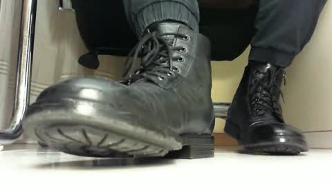 Snapshot of pablomenesssl chatting on February 5, 8:57 pm Pablo Meness online show from February 5, 8:57 pm