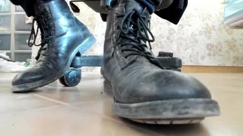 Snapshot of pablomenesssl chatting on December 18, 7:14 am Pablo Meness online show from December 18, 7:14 am