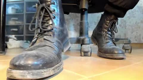 Snapshot of pablomenesssl chatting on December 22, 10:45 am Pablo Meness online show from December 22, 10:45 am