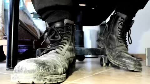 Snapshot of pablomenesssl chatting on March 21, 9:14 am Pablo Meness online show from March 21, 9:14 am