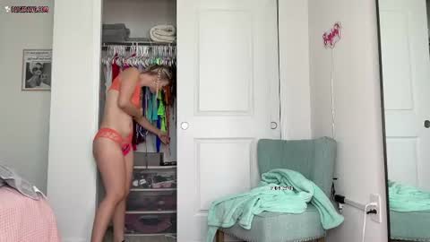 Snapshot of paigepawg chatting on June 11, 2:04 pm PaigePawg online show from June 11, 2:04 pm