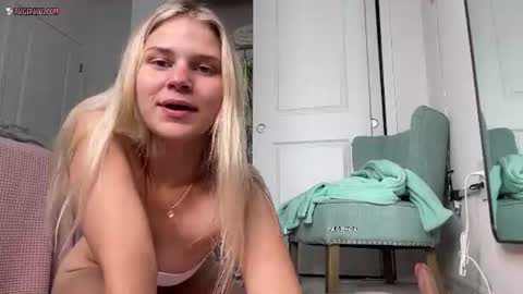Snapshot of paigepawg chatting on June 13, 2:15 pm PaigePawg online show from June 13, 2:15 pm