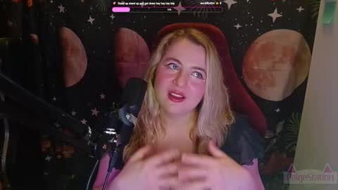 Snapshot of paigestation chatting on October 27, 10:47 pm PaigeStation online show from October 27, 10:47 pm