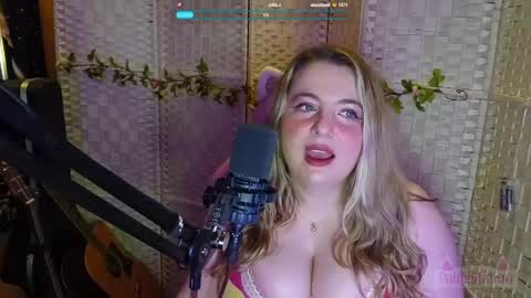 PaigeStation online show from May 14, 10:49 pm